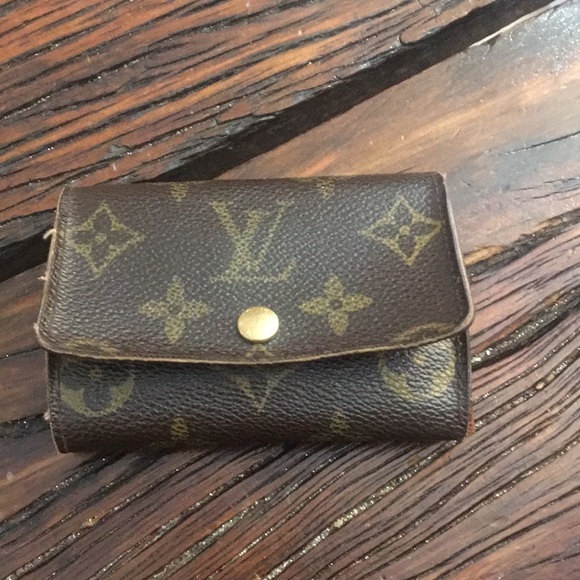 Louis Vuitton Accessories - Authentic LV key holder